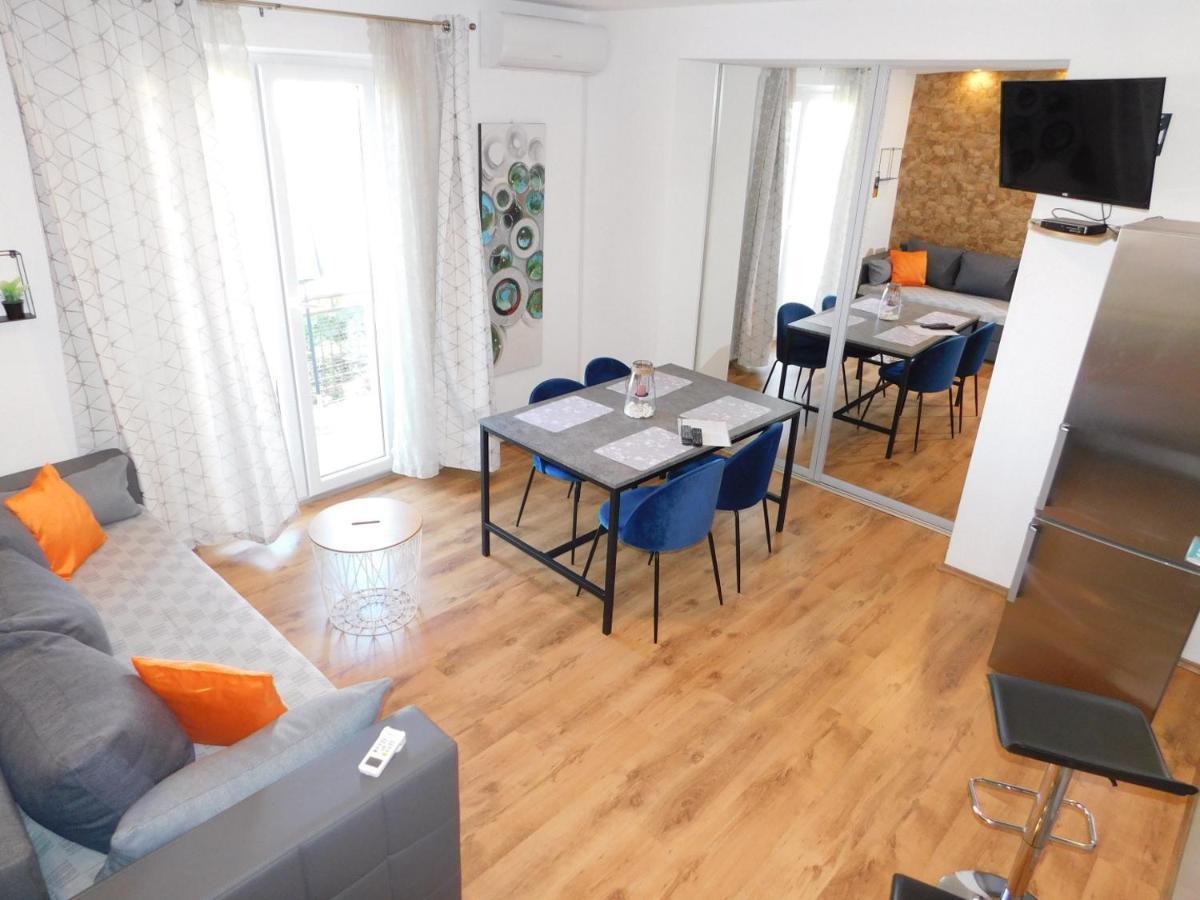 Jacky / Sea View Apartament